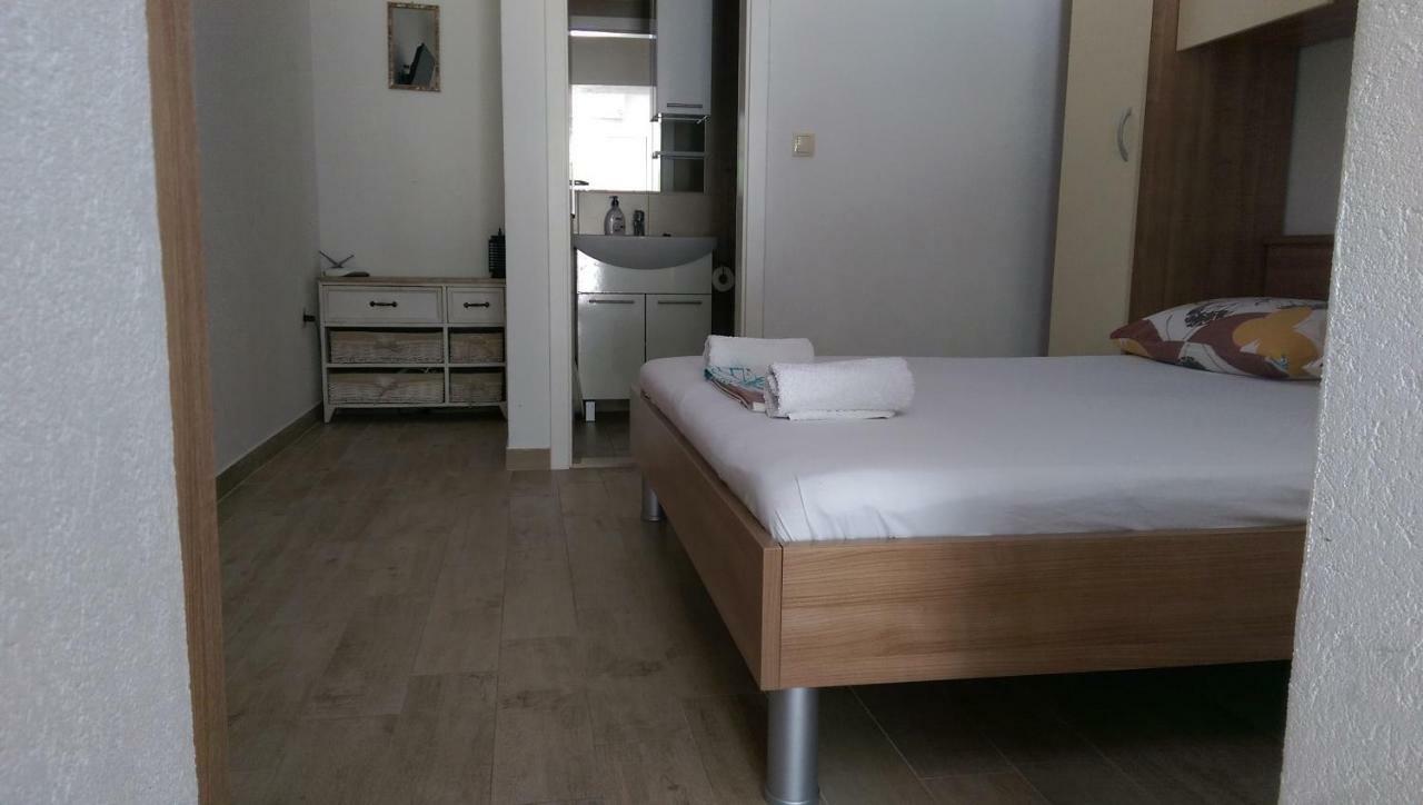 Apartmani Dina Makarska Eksteriør billede